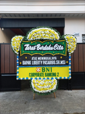 Papan Bunga Duka di Dempo Tengah