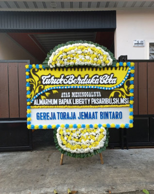 Papan Bunga Duka di Dempo Tengah